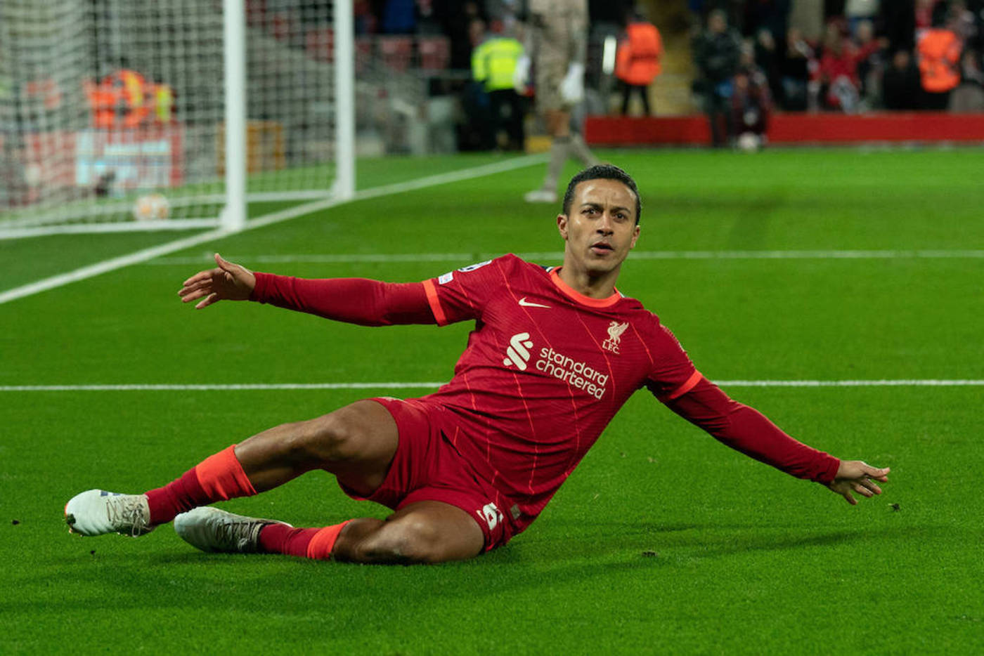 Thiago klar för legendlaget